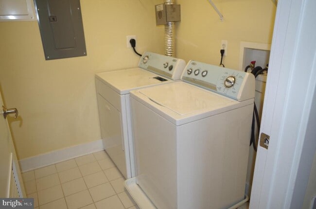 Building Photo - 2772 Lighthouse Point E