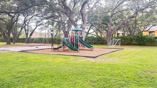 Building Photo - 5324 Paradise Cay Cir