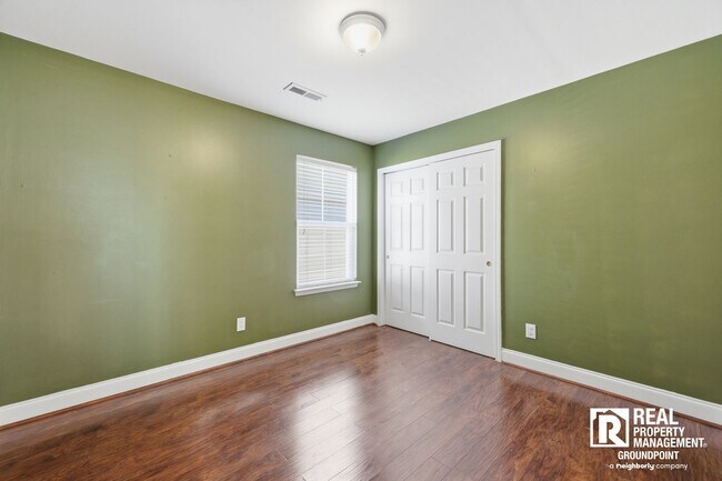 Building Photo - 4BR | 2.5BA | Balcony | Fenced Yard