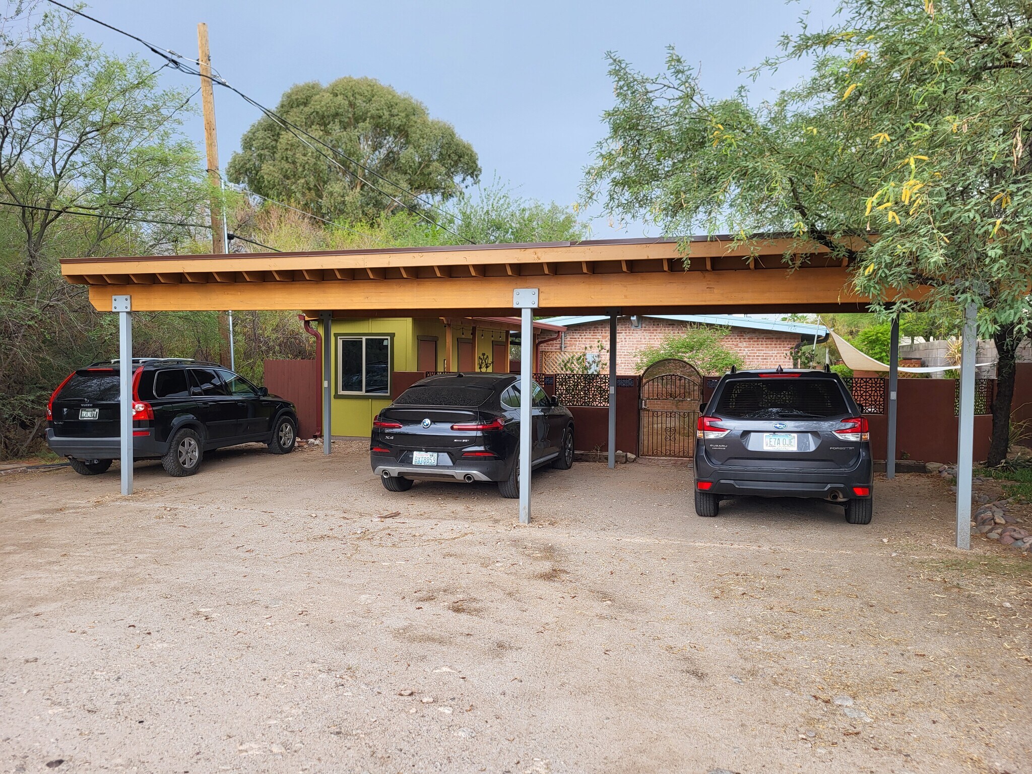 Building Photo - 422 N Olsen Ave
