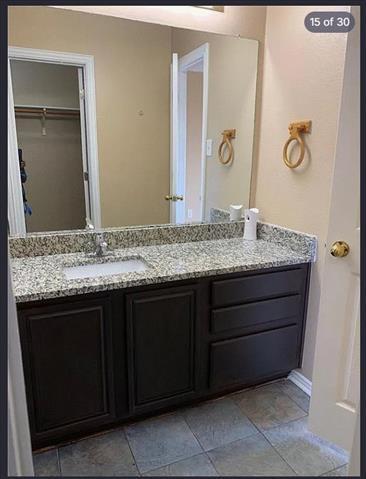 Building Photo - 2202 Brookview Dr