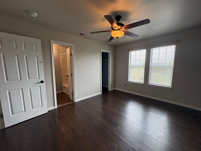 Building Photo - 2 Bed, 2 Bath County Home on 1.5 Acres in ...