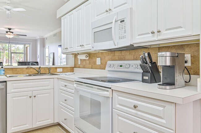 Building Photo - ** Stoneybrook Estero - 1st Floor Condo - Turn-Key & Furnished Rental **