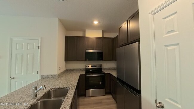 Building Photo - 162 BEACH PALM Ct