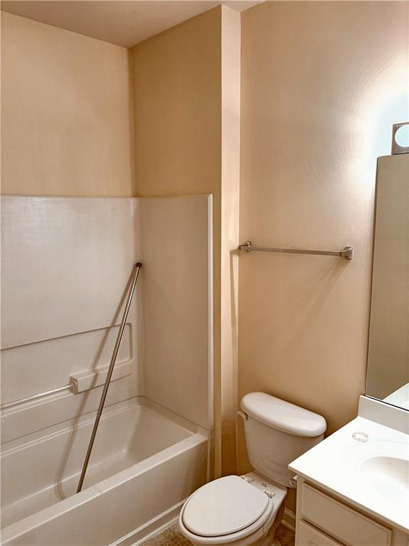 Building Photo - 1370 Thornborough Dr