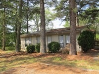 Building Photo - 527 Manns Chapel Rd