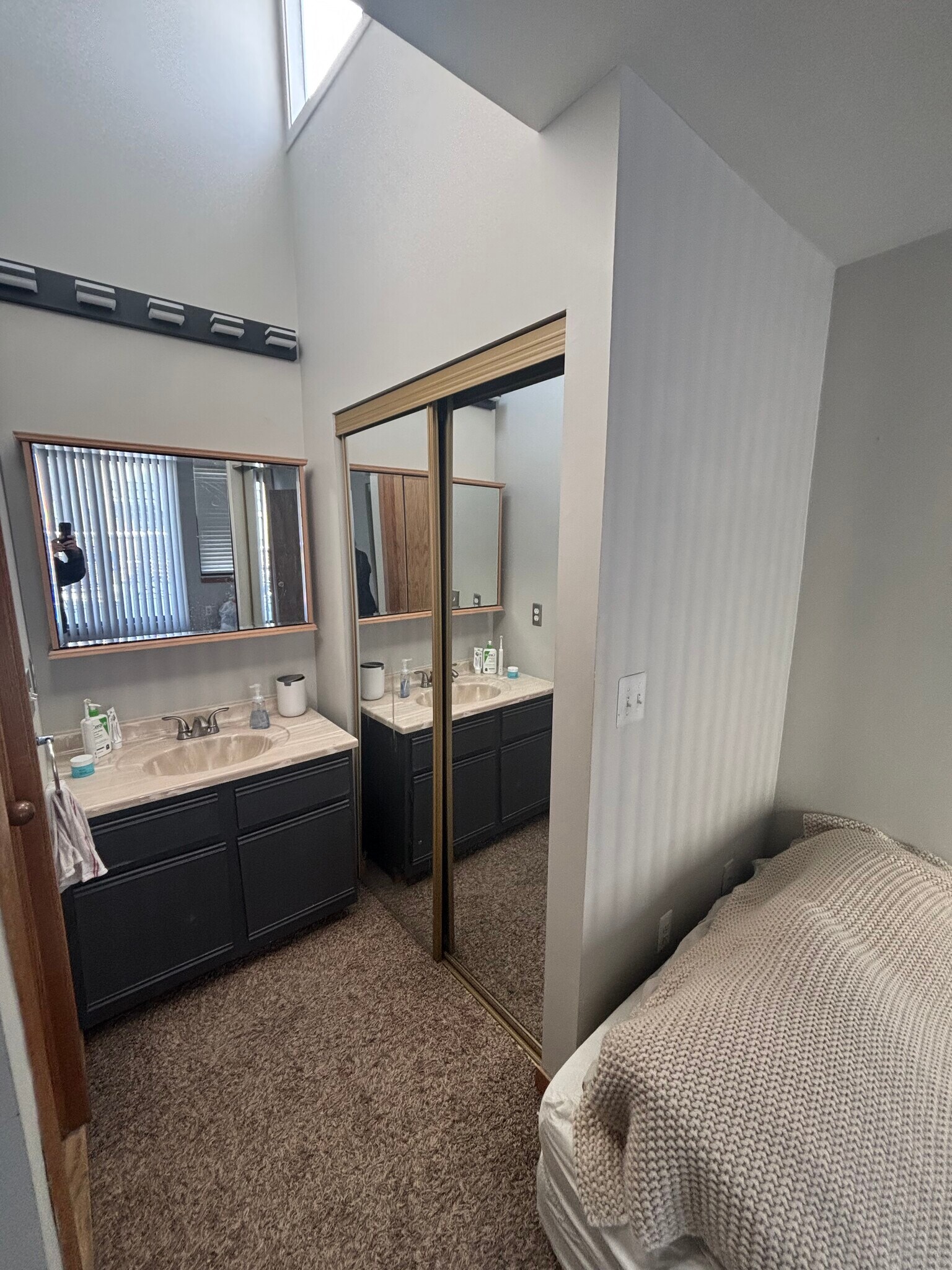 Building Photo - 206 S Ashley St