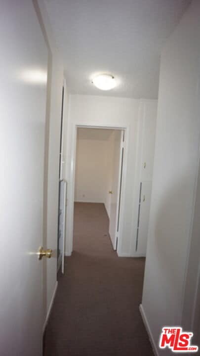 Building Photo - 1418 S Bentley Ave