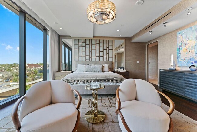 Building Photo - 3433 Westheimer Rd