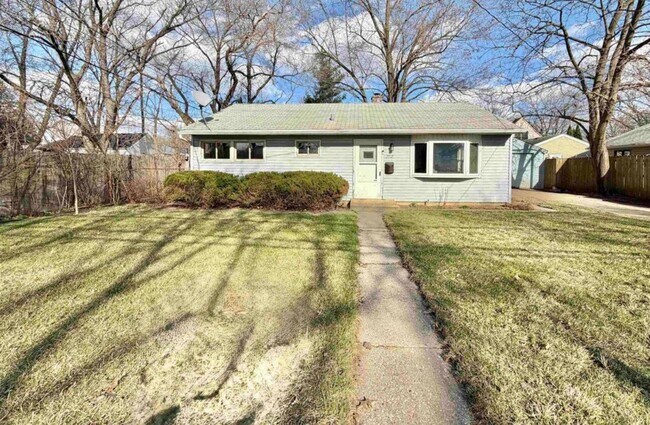 Building Photo - 2707 Ridge Ave