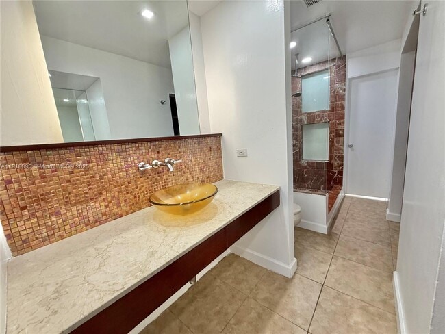 Building Photo - 4600 SW 67th Ave