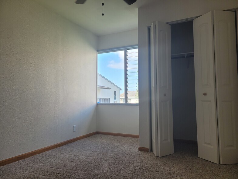 Building Photo - 46-267 Kahuhipa St