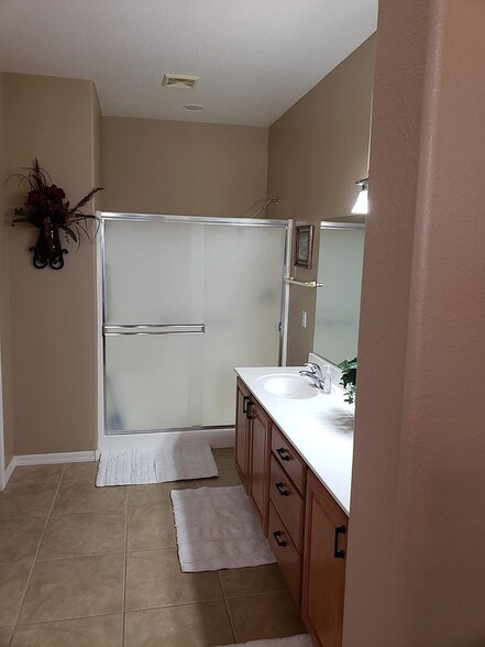Building Photo - 3818 E Hazeltine Way