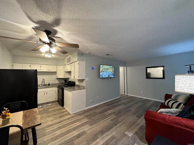 Primary Photo - 3800 Pine St