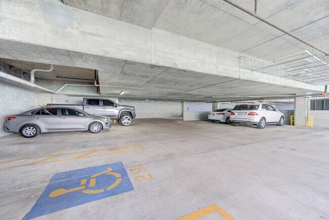 Building Photo - 1111 Shepherd Dr