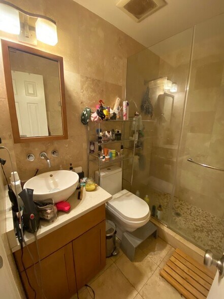 Building Photo - 1653 Park Rd NW