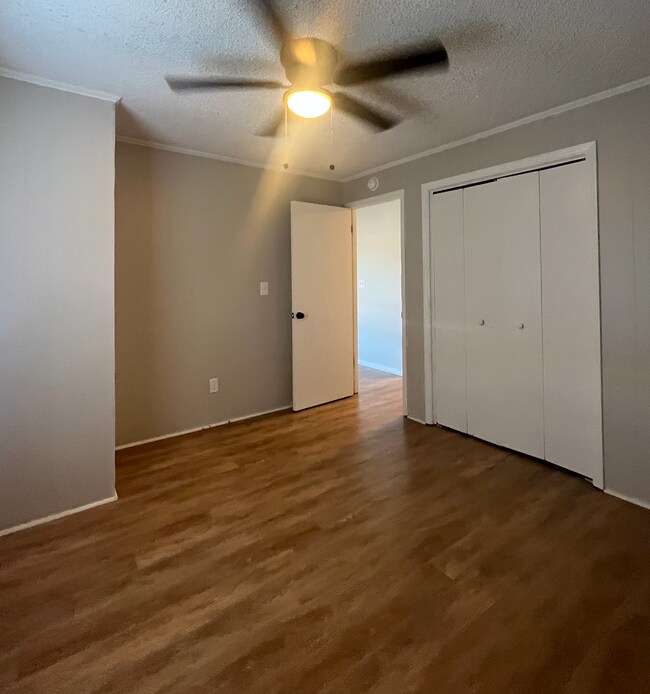 Building Photo - 219 Irb