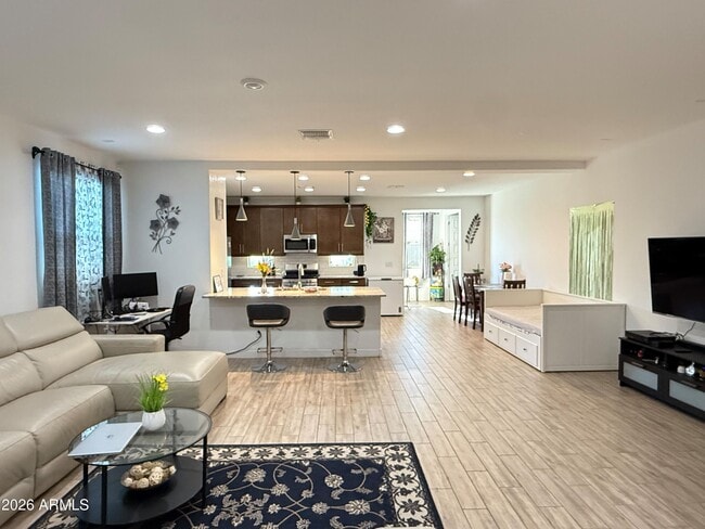 Building Photo - 127 E Gemini Pl