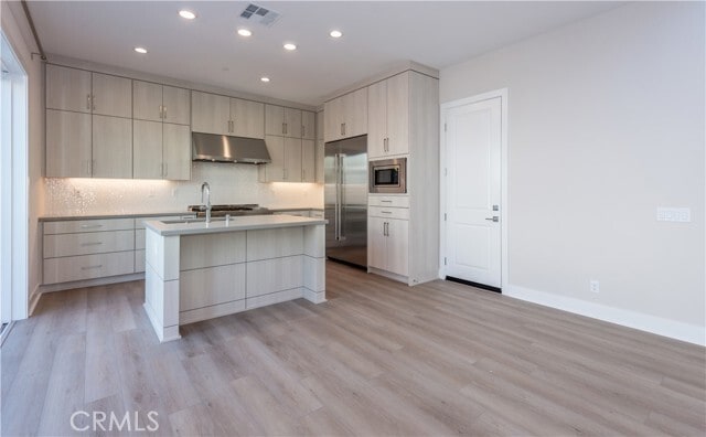 Building Photo - 180 Longden