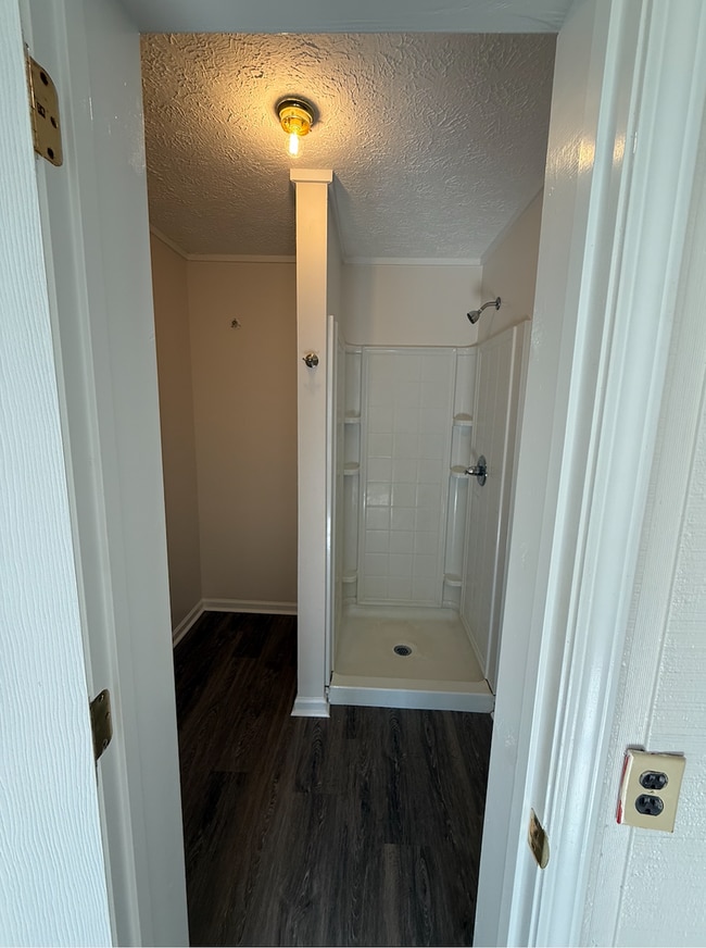 Building Photo - Spacious 3 Bedroom Home with 3 Full Baths – Move-In Ready!