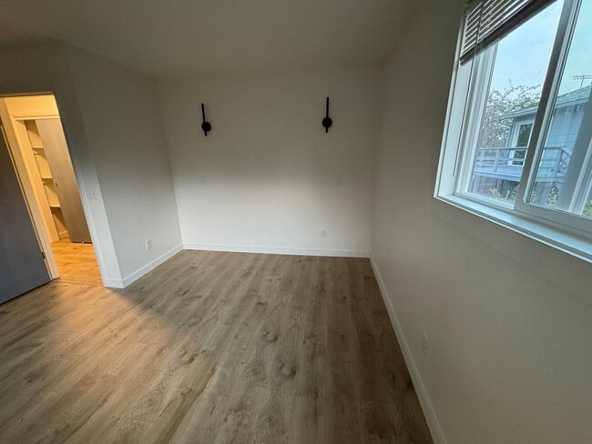 Building Photo - FULLY GUTTED & RENOVATED 5-Bedroom Home in...