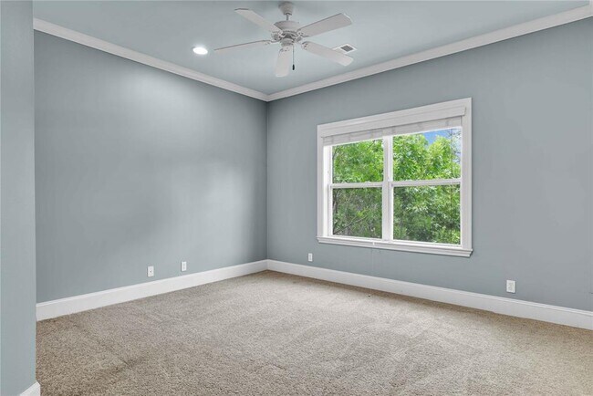Building Photo - 4631 Regent Manor Dr