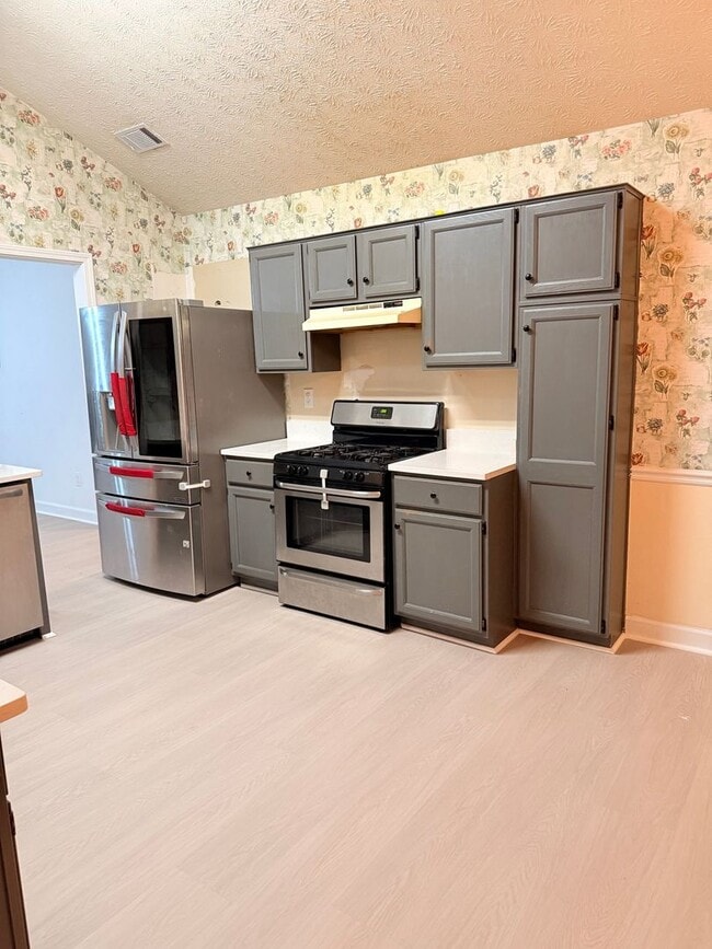 Building Photo - 1360 Avalon Dr