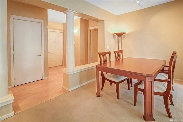 Dining Room/Entrance Area - 10042 Main St