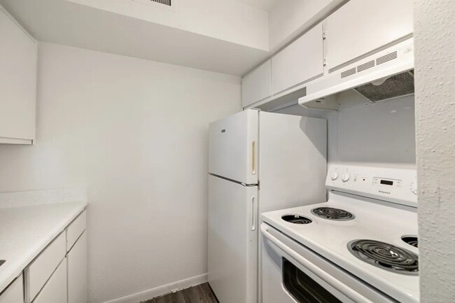 Building Photo - 11715 S Glen Dr
