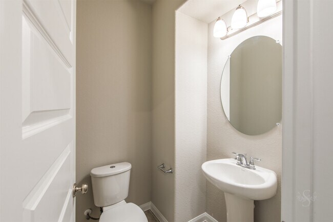 Building Photo - 1524 Beach Oak Dr