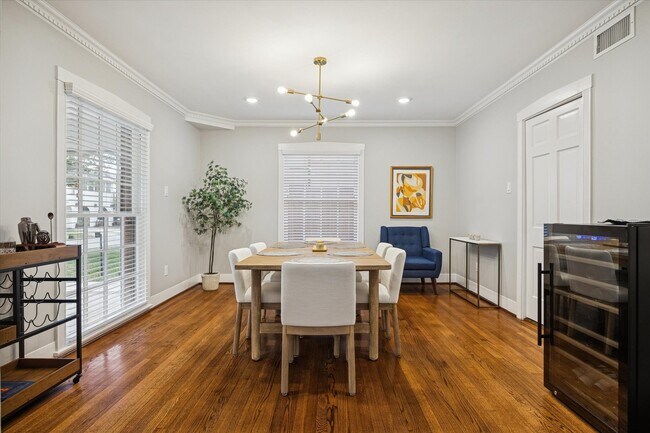 Building Photo - 2420 Nottingham St