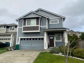 Building Photo - 3 bedroom, 2568 Sqft. home In Federal Way