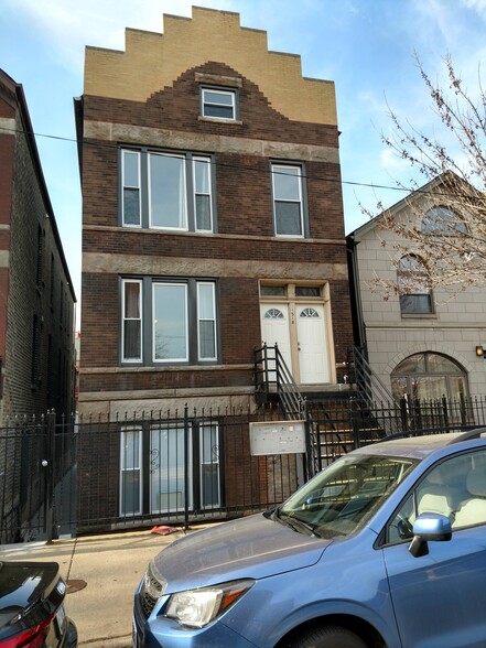 Primary Photo - 1518 N Greenview Ave