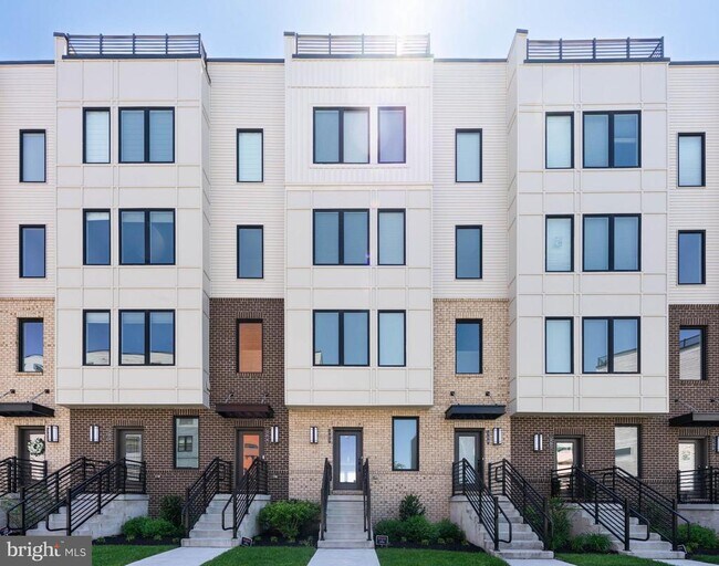 Building Photo - 305 Manion Aly