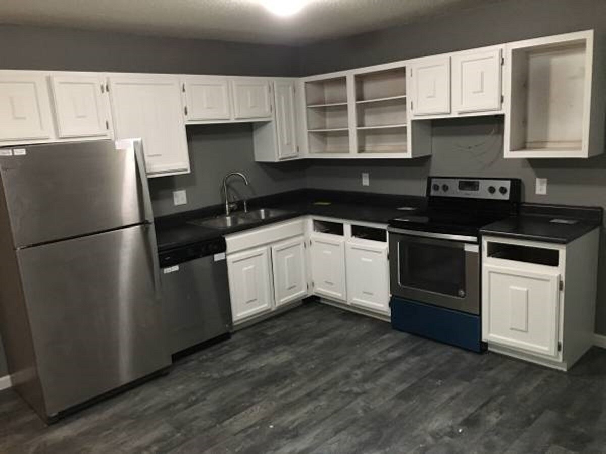 Building Photo - 1002 Graceland Ave