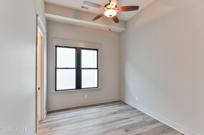 Building Photo - 10504 Meeting St