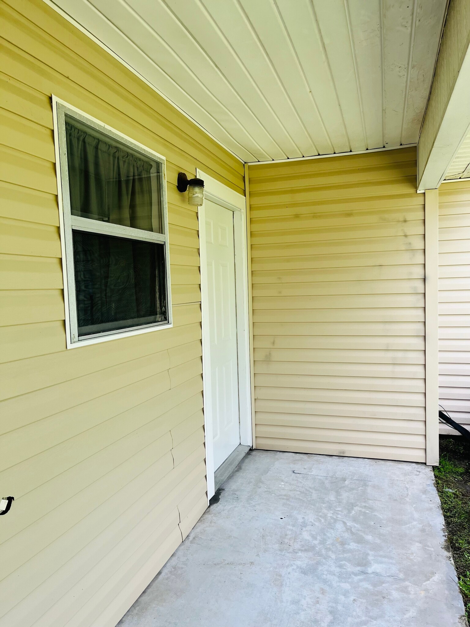 Building Photo - 1112 Shellie Ln