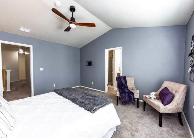 Building Photo - Cute End Unit 3 Bedroom Townhome in Lorson Ranch Next to Open Space