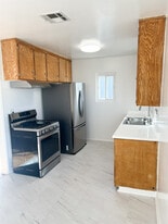 Building Photo - 10447 Cantara St