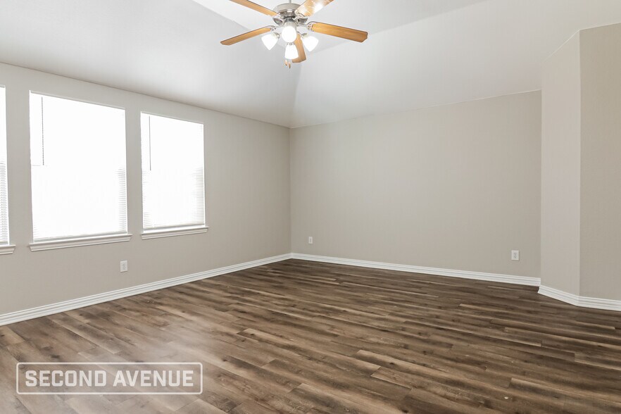 Building Photo - 1705 Nighthawk Dr