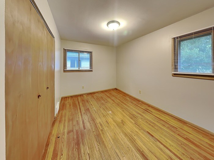 Building Photo - 5600 Vera Cruz Ave N