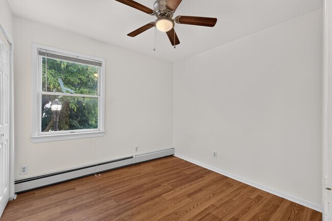 Building Photo - 364 Princeton Ave