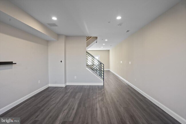 Building Photo - 1207 Clarkson St