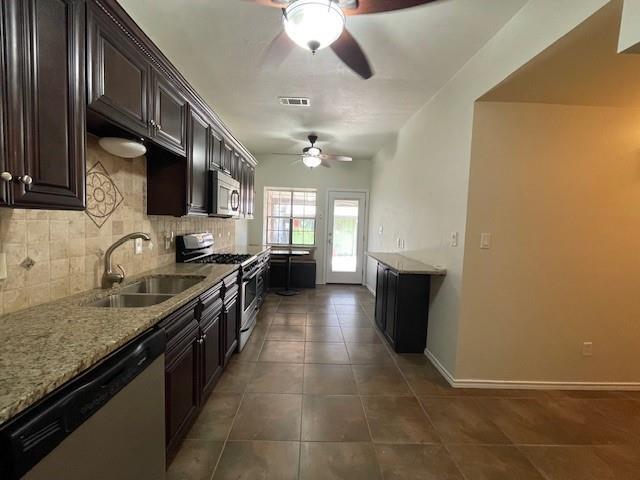 Building Photo - 2028 Heather Brook Dr