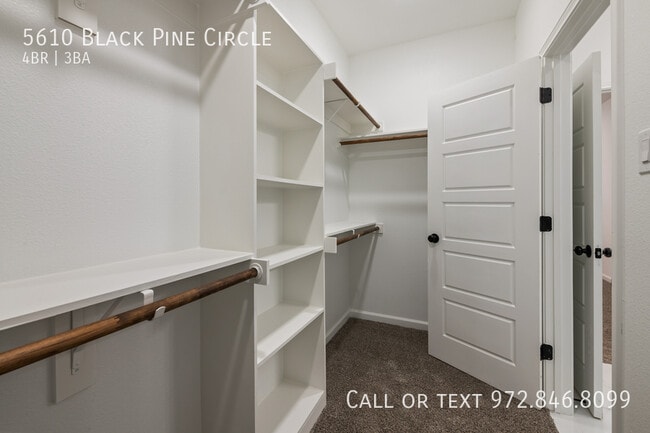 Building Photo - 5610 Black Pine Cir