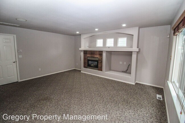 Building Photo - 4 br, 2.5 bath House - 18114 28th Drive SE