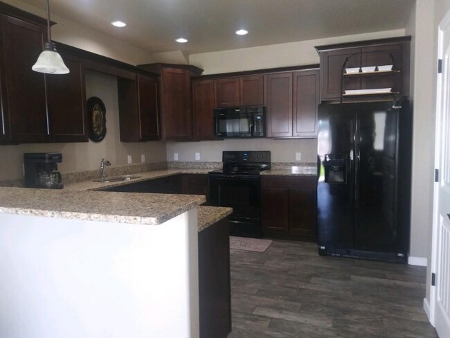 Building Photo - 2497 Demense Ave