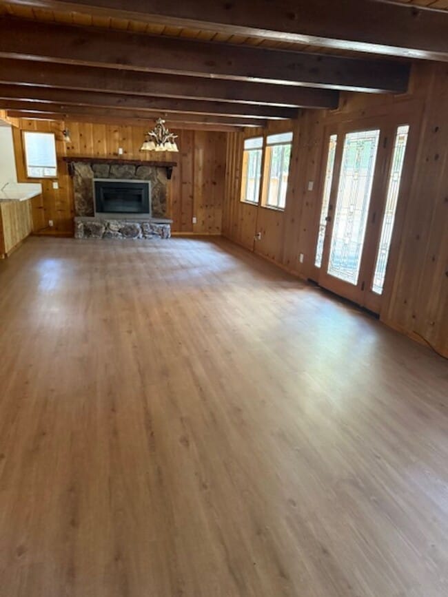Building Photo - 3Bd 2Ba home located in a quiet neighborho...