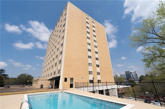 Building Photo - 2285 Peachtree Rd NE