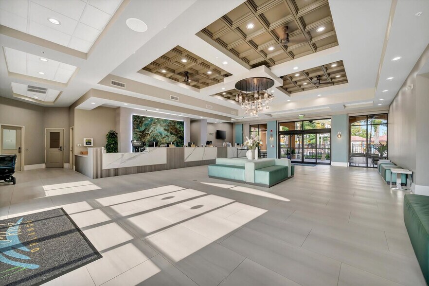 Building Photo - 12562 International Dr